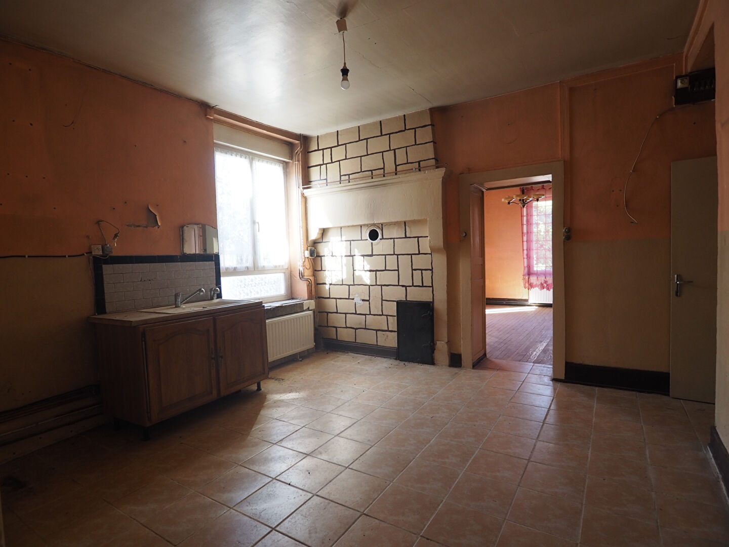 Maison de village - nombreuses dépendances