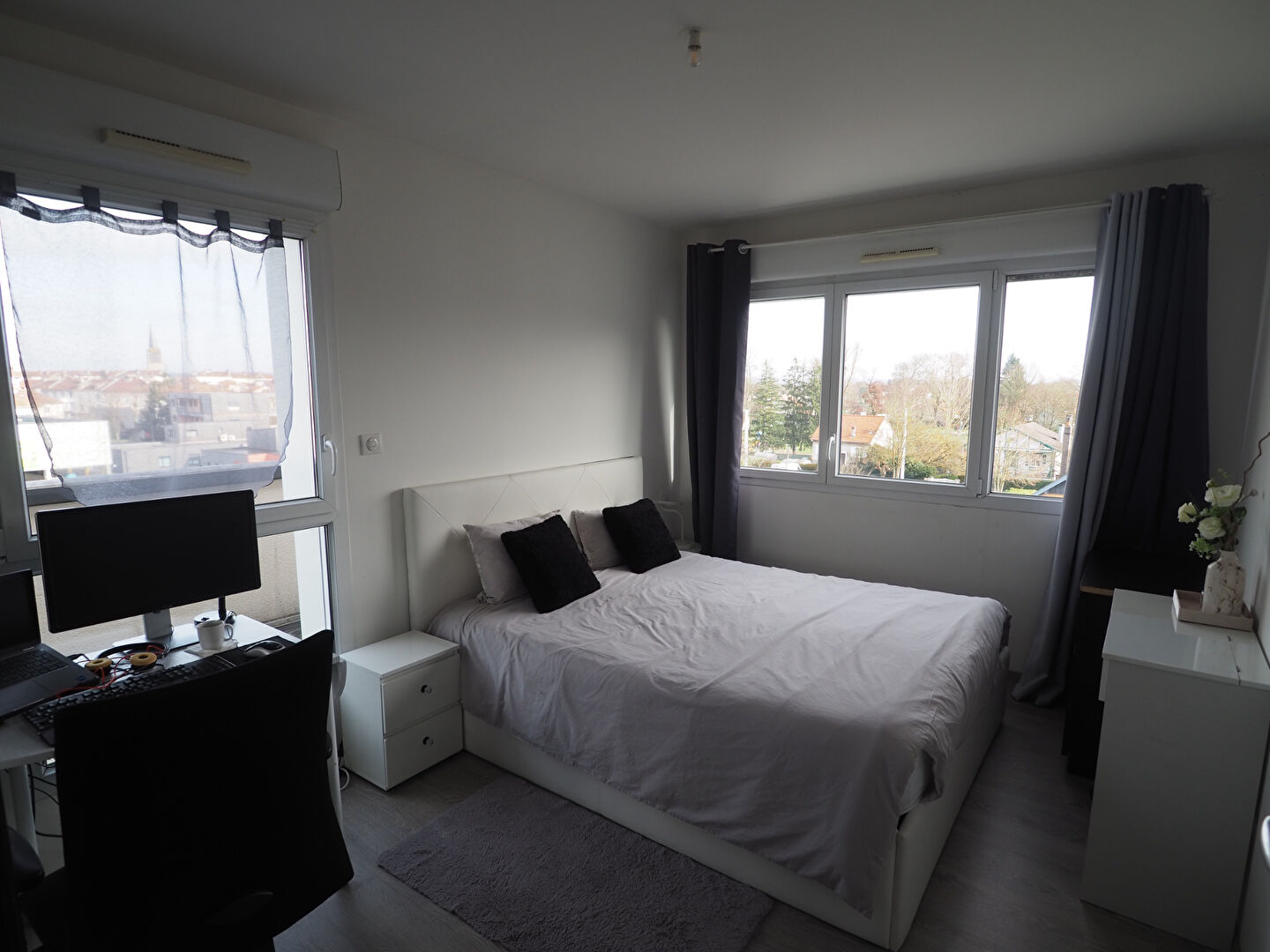 CHARMES, Magnifique appartement T3 Terrasse/parking/ascenseur.