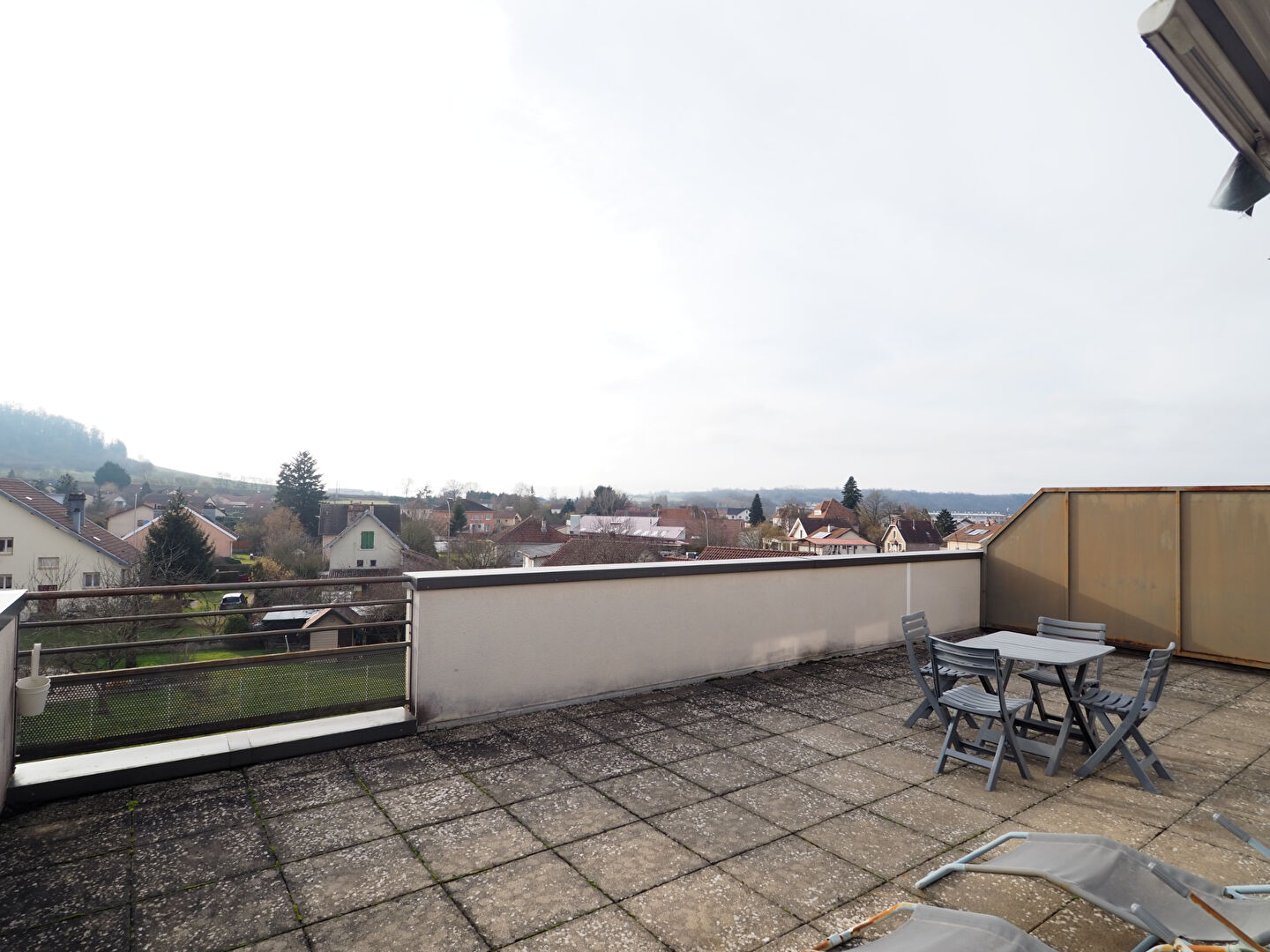 CHARMES, Magnifique appartement T3 Terrasse/parking/ascenseur.