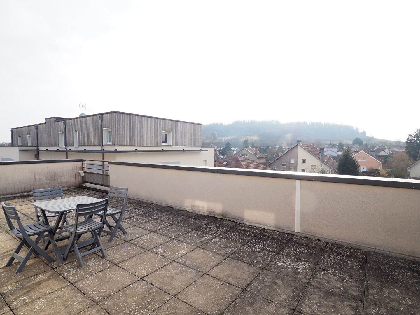 CHARMES, Magnifique appartement T3 Terrasse/parking/ascenseur.
