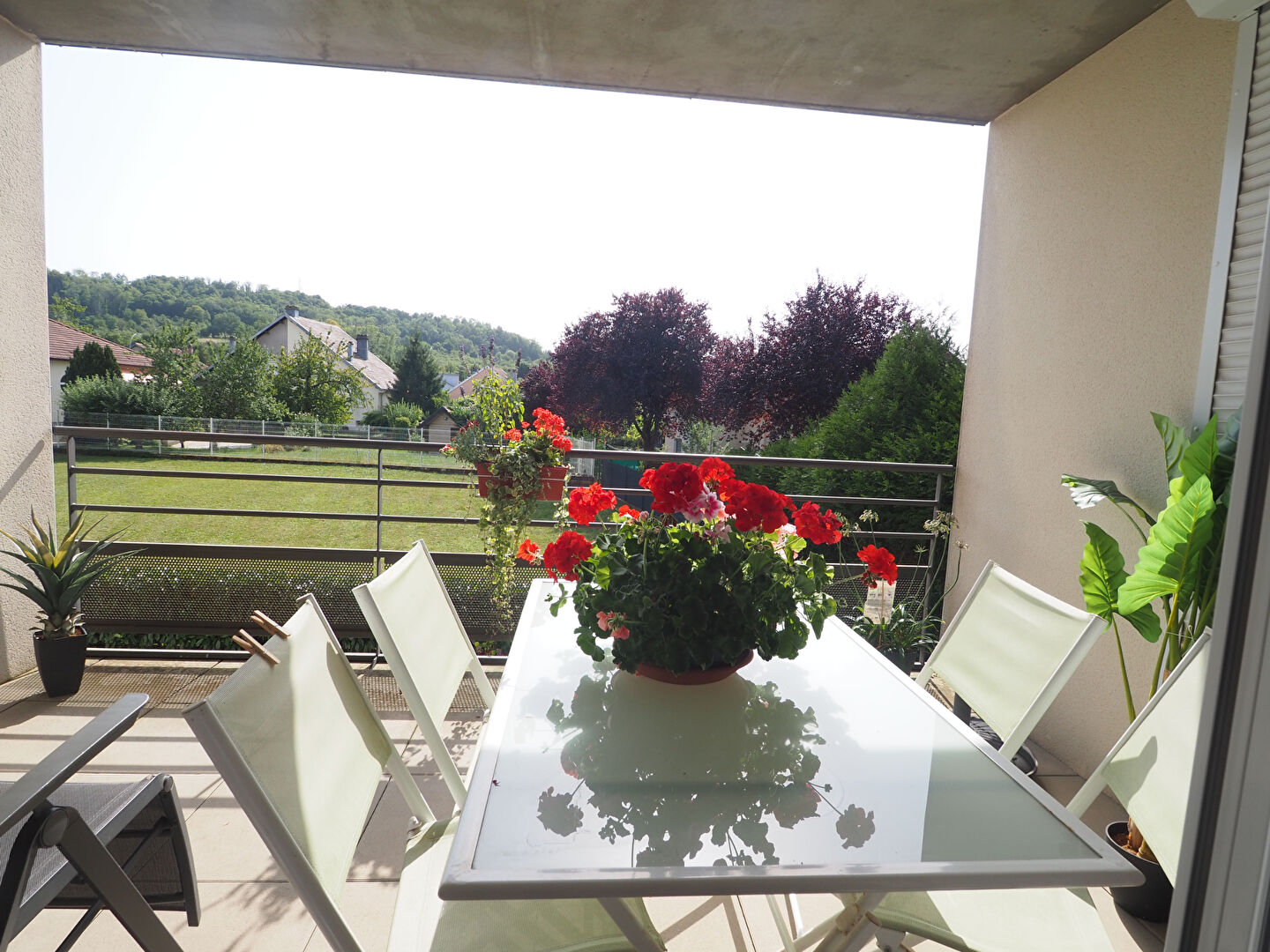 Unique à CHARMES, Magnifique appartement T3 avec double Terrasse et parking
