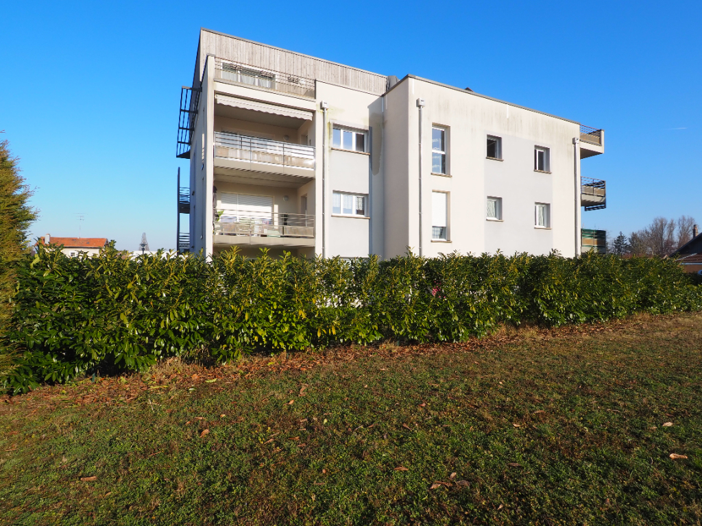 Unique à CHARMES, Magnifique appartement T3 avec double Terrasse et parking