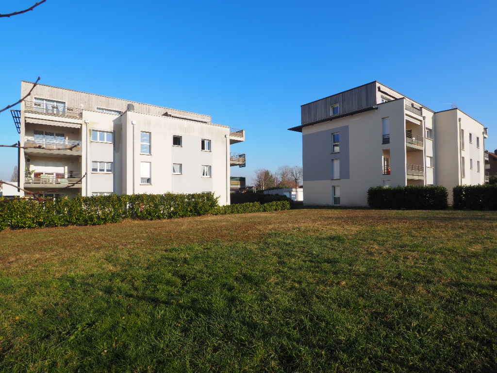 Unique à CHARMES, Magnifique appartement T3 avec double Terrasse et parking