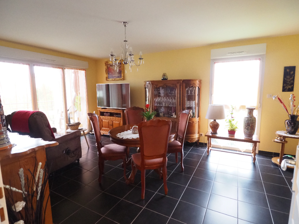 Unique à CHARMES, Magnifique appartement T3 avec double Terrasse et parking