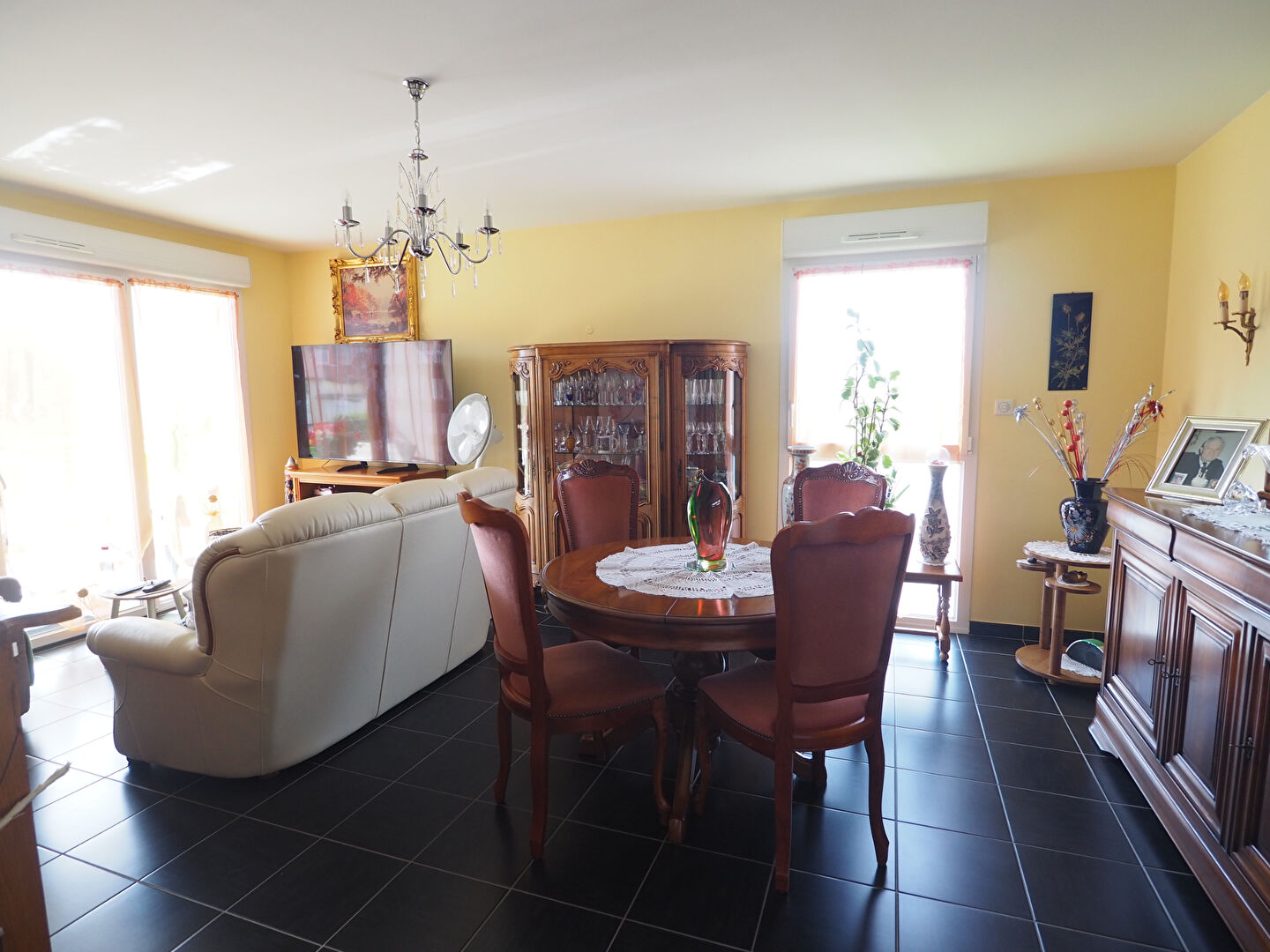 Unique à CHARMES, Magnifique appartement T3 avec double Terrasse et parking
