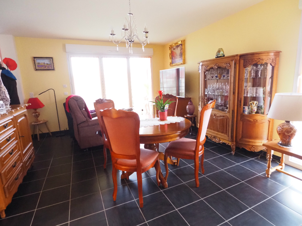 Unique à CHARMES, Magnifique appartement T3 avec double Terrasse et parking