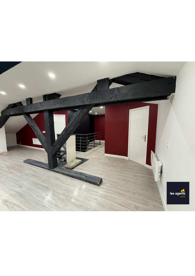 Superbe Appartement Entièrement Rénové au Dernier Étage d'une petite résidence