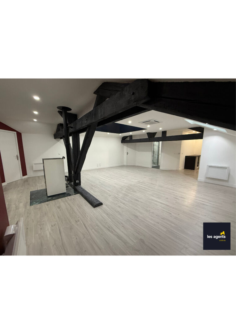 Superbe Appartement Entièrement Rénové au Dernier Étage d'une petite résidence
