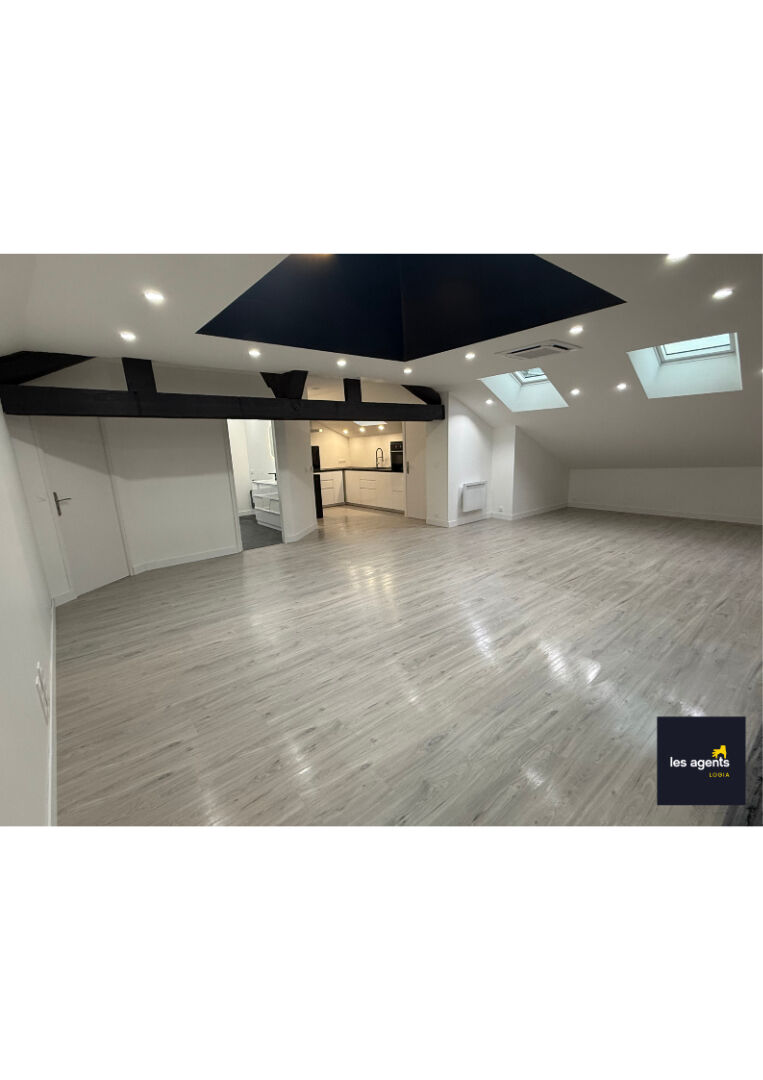 Superbe Appartement Entièrement Rénové au Dernier Étage d'une petite résidence