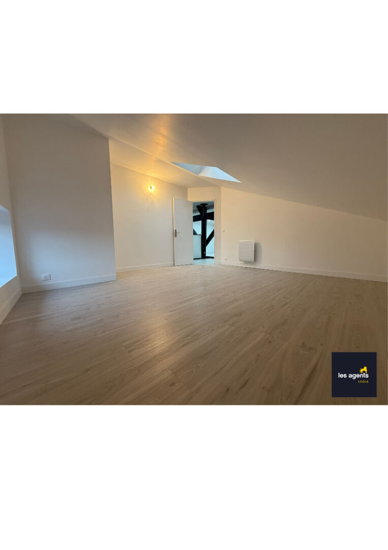 Superbe Appartement Entièrement Rénové au Dernier Étage d'une petite résidence