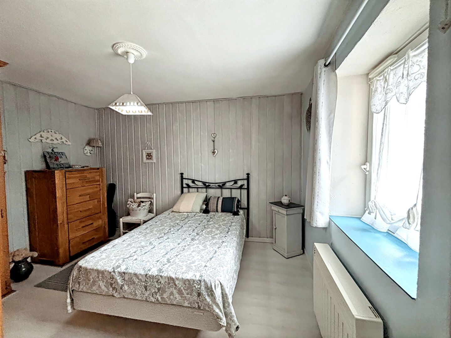 Exclusif magnifique maison  de plain pied  sur beau terrain clos.