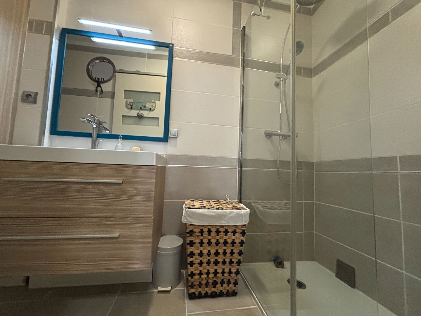 Exclusif magnifique maison  de plain pied  sur beau terrain clos.