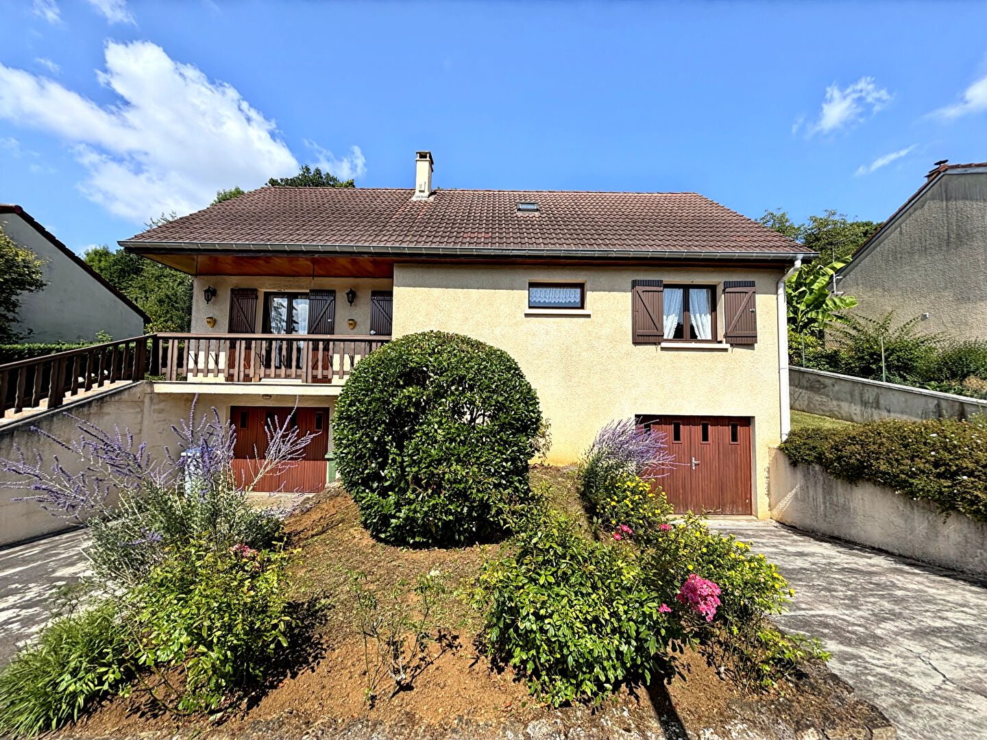 Exclusivité, rare. Magnifique pavillon sur sous-sol complet avec 4 chambres.