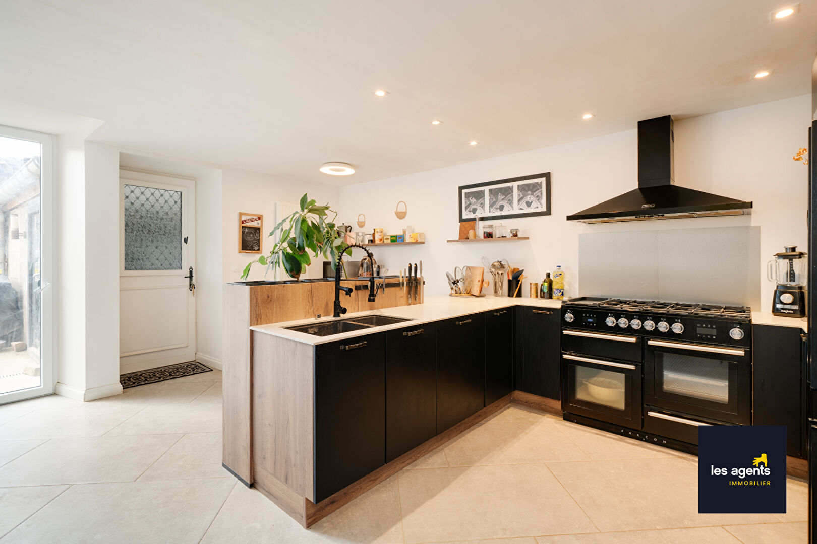 Maison Ceintrey  avec 5 chambres, nouveauté en exclusivité.