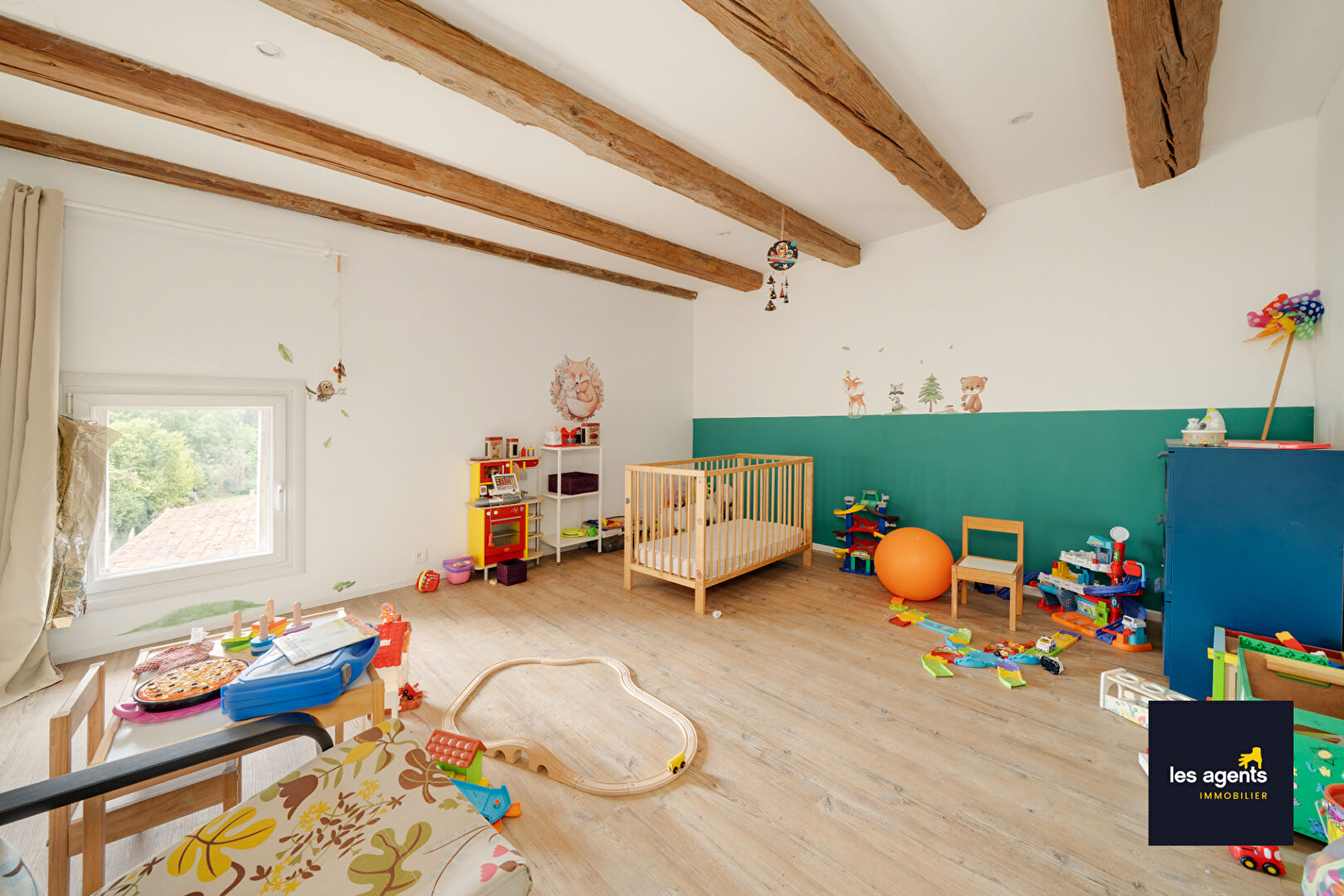 Maison Ceintrey  avec 5 chambres, nouveauté en exclusivité.