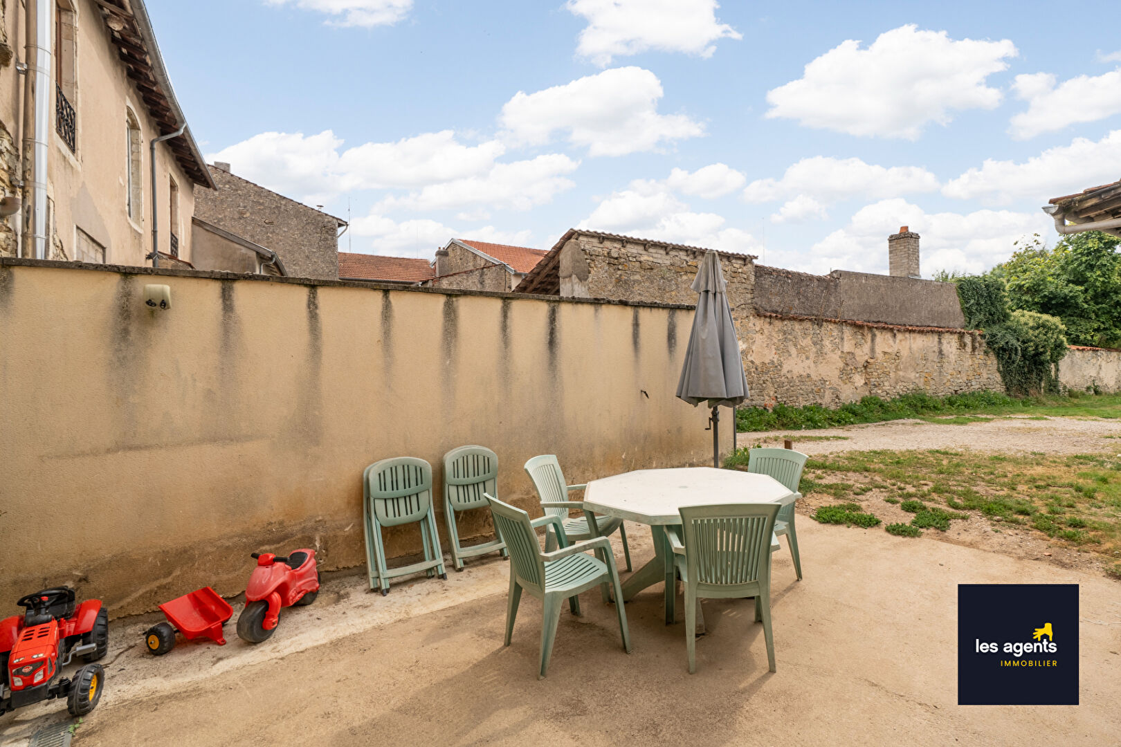 Maison Ceintrey  avec 5 chambres, nouveauté en exclusivité.