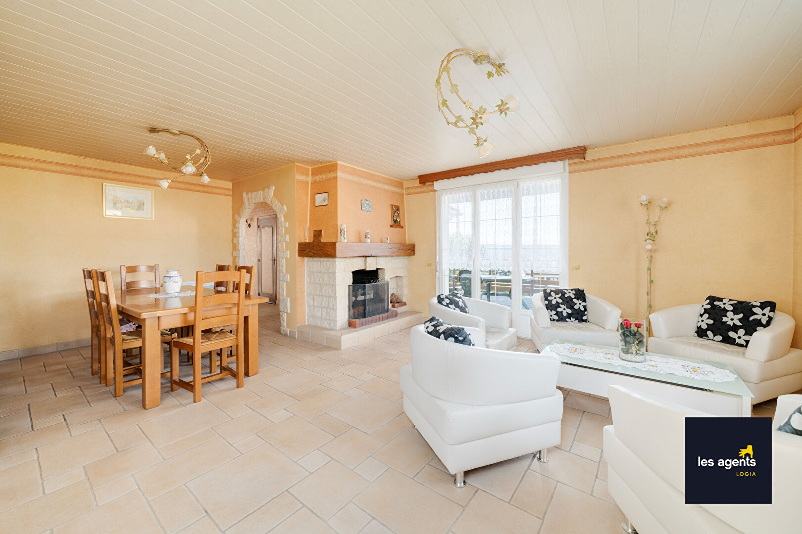 À Vendre Pavillon 7 pièces avec grand terrain et terrasse