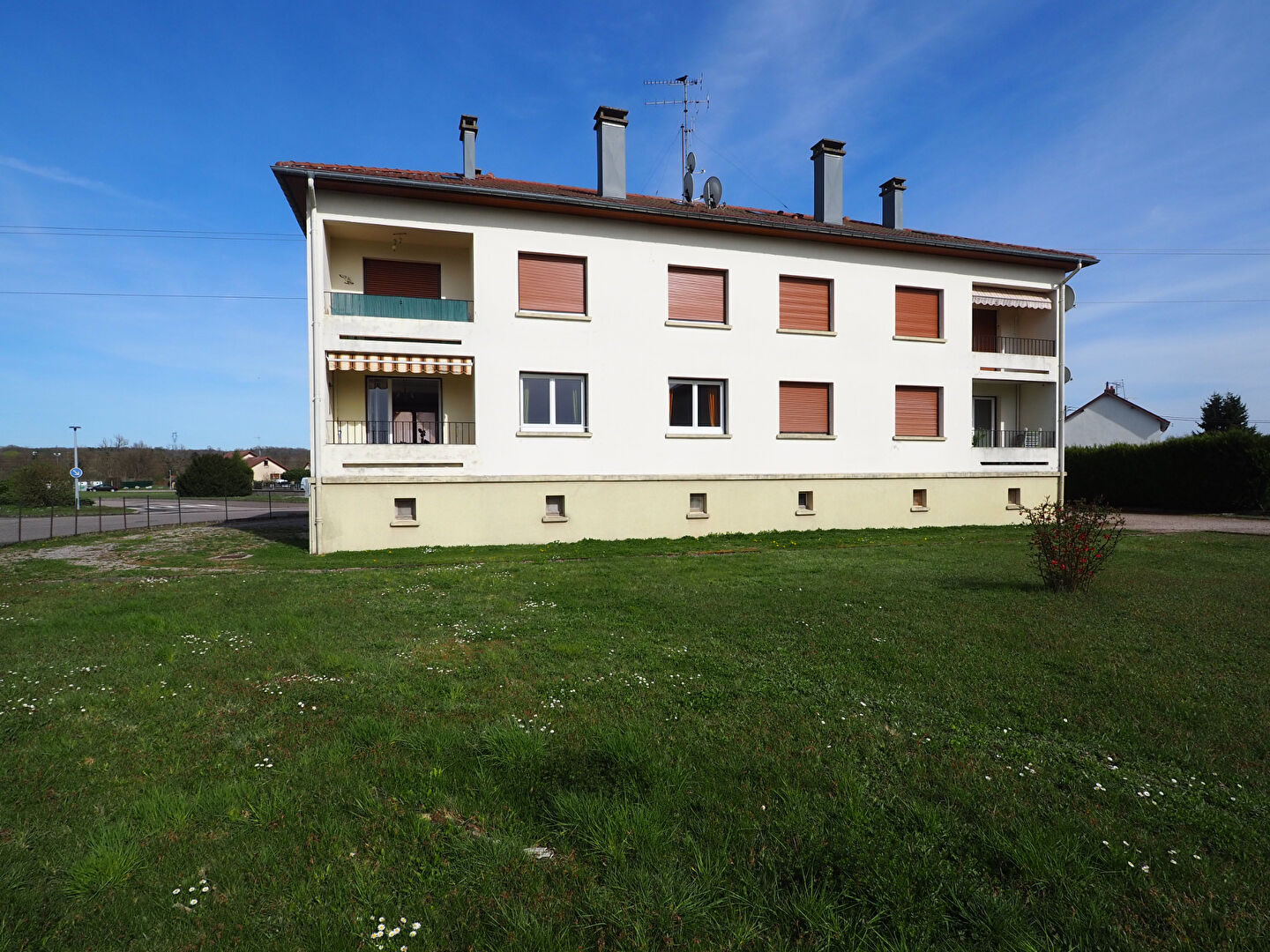 Appartement T3 75M² avec garage et terrain