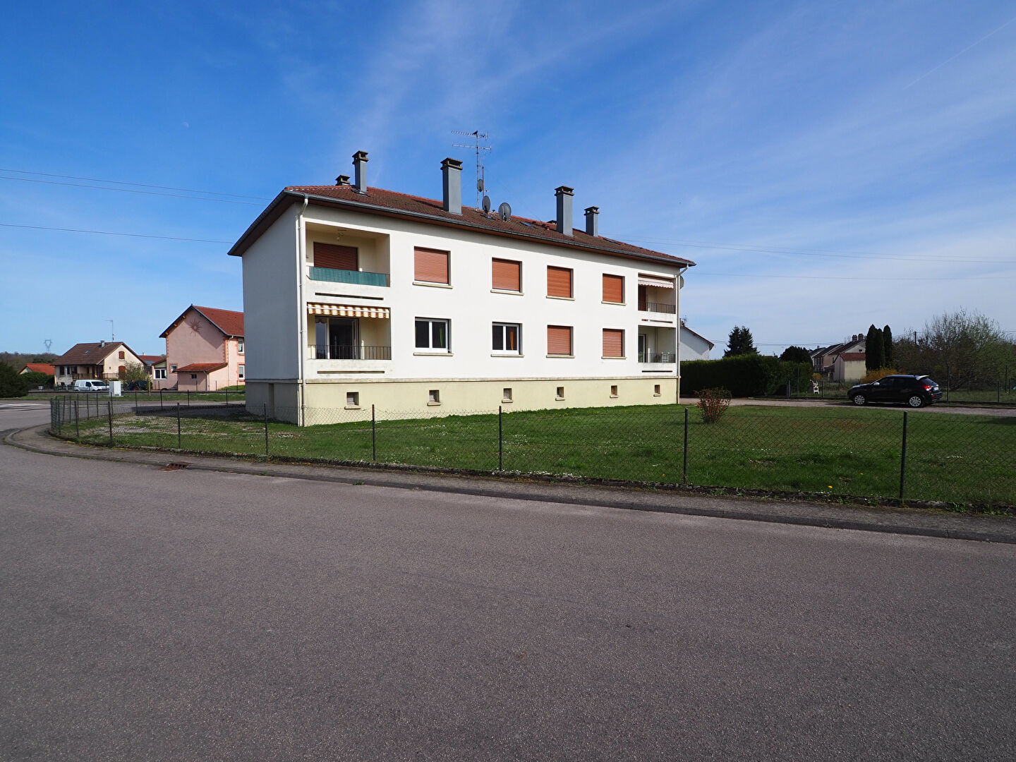 Appartement T3 75M² avec garage et terrain