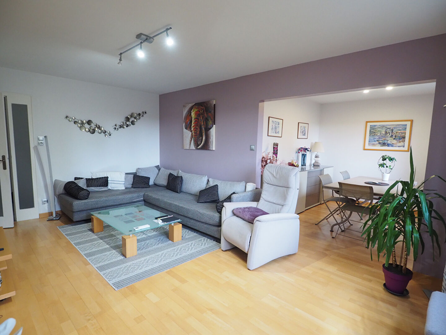 Appartement T5 avec balcon, parking et garage