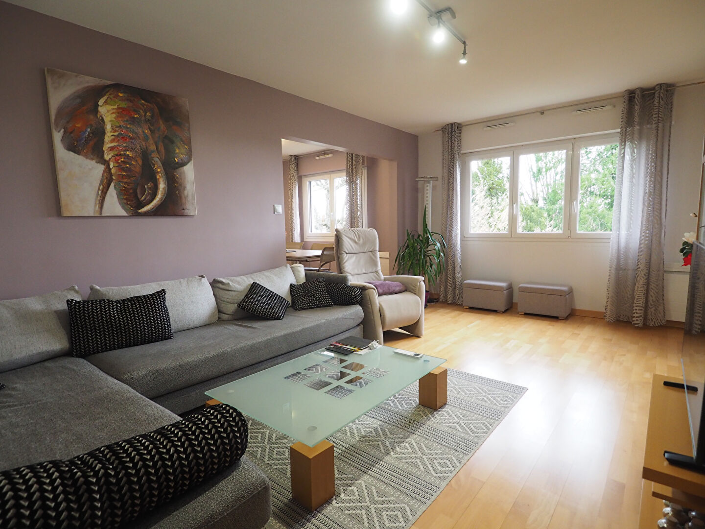 Appartement T5 avec balcon, parking et garage