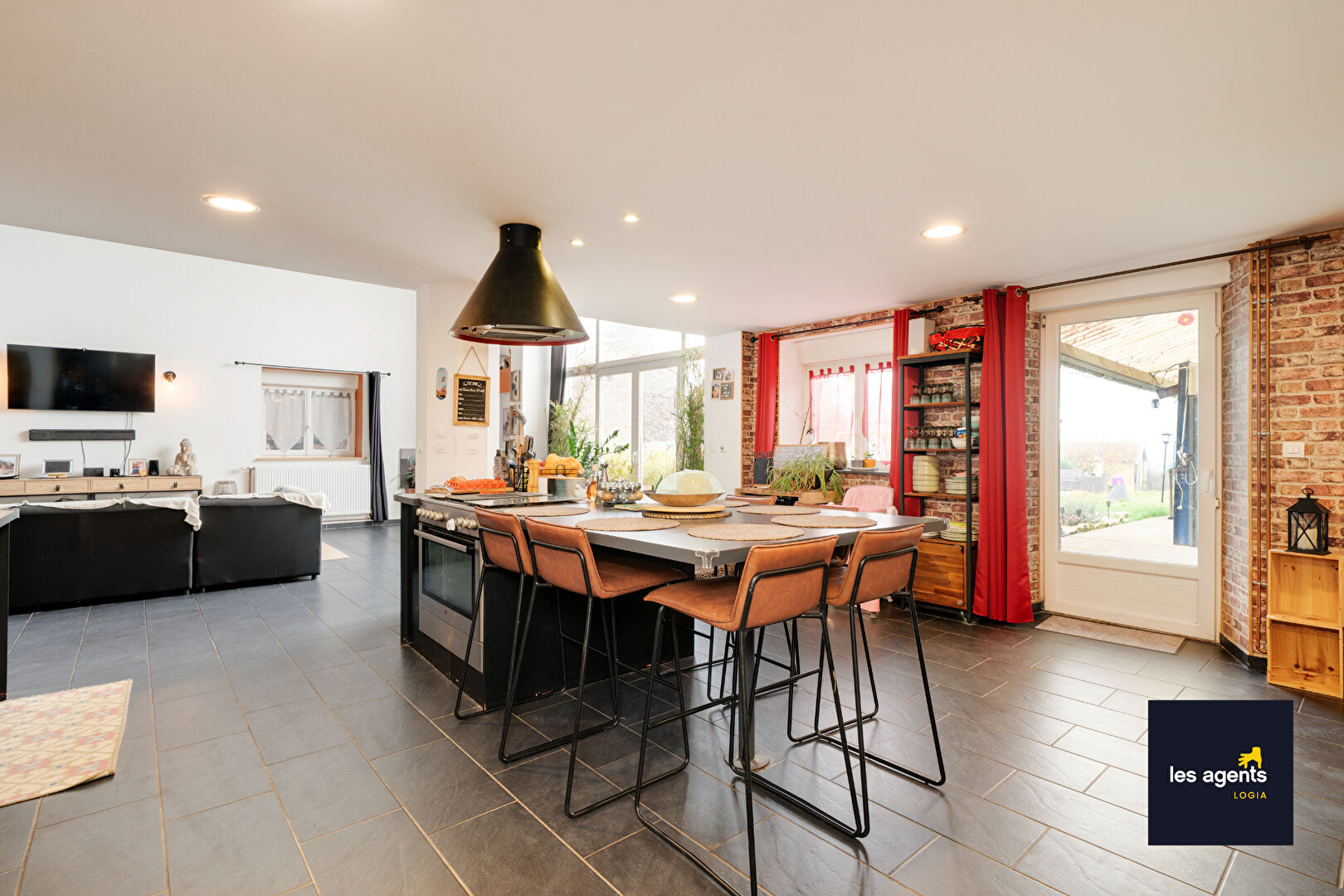 Maison  7 pièce(s) 315 m2 + terrain 2000m2