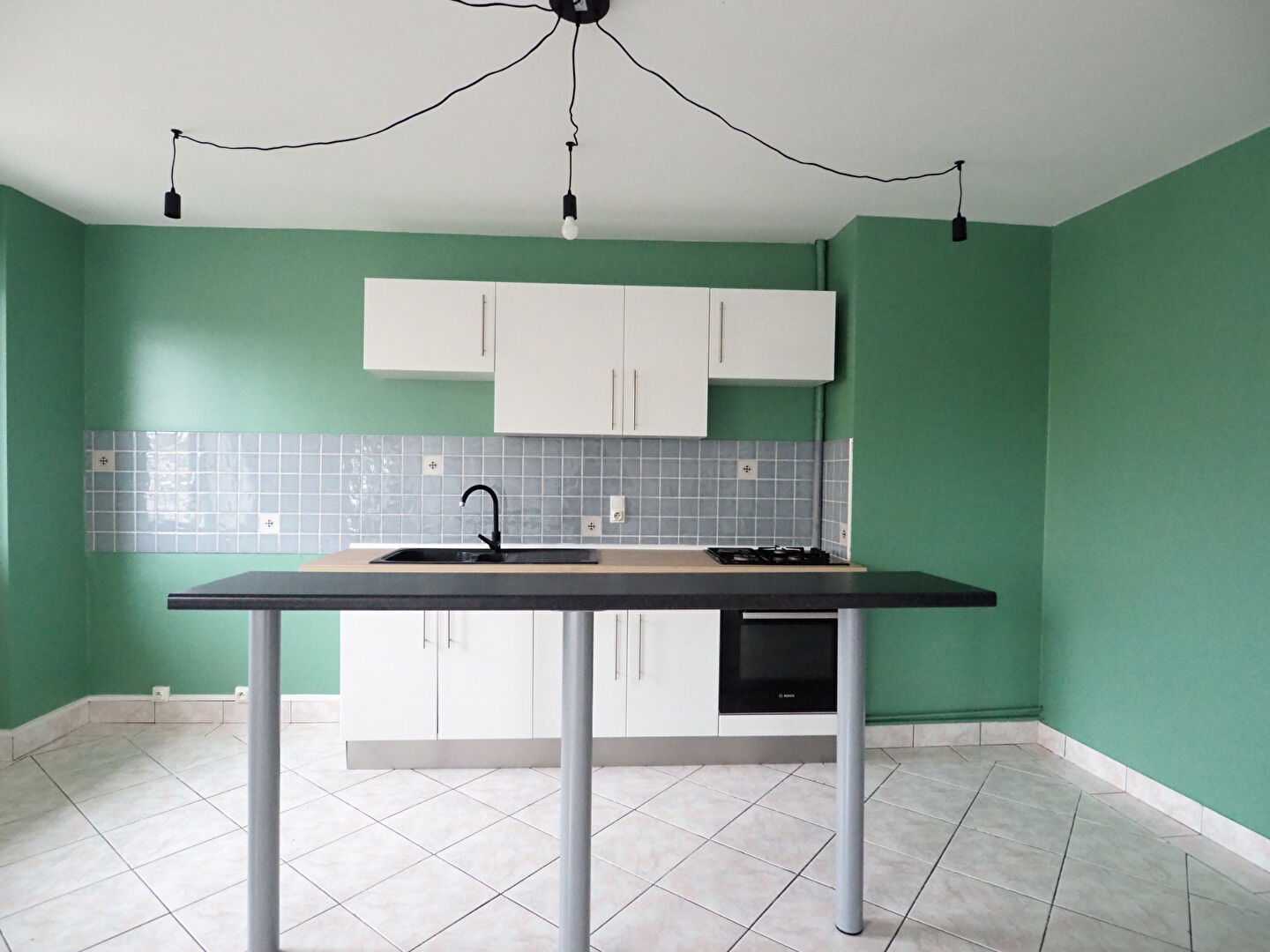 Appartement T4 à CHARMES