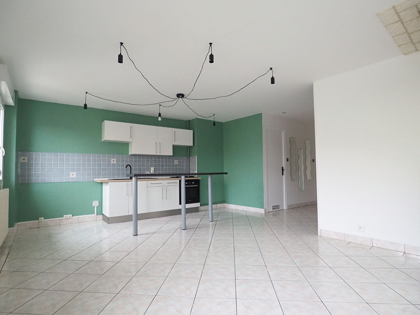 Appartement T4 à CHARMES