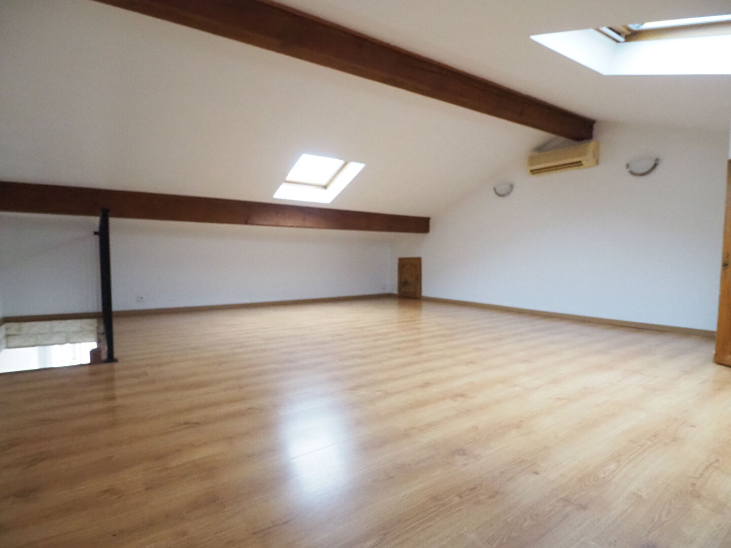 Appartement T4 à CHARMES