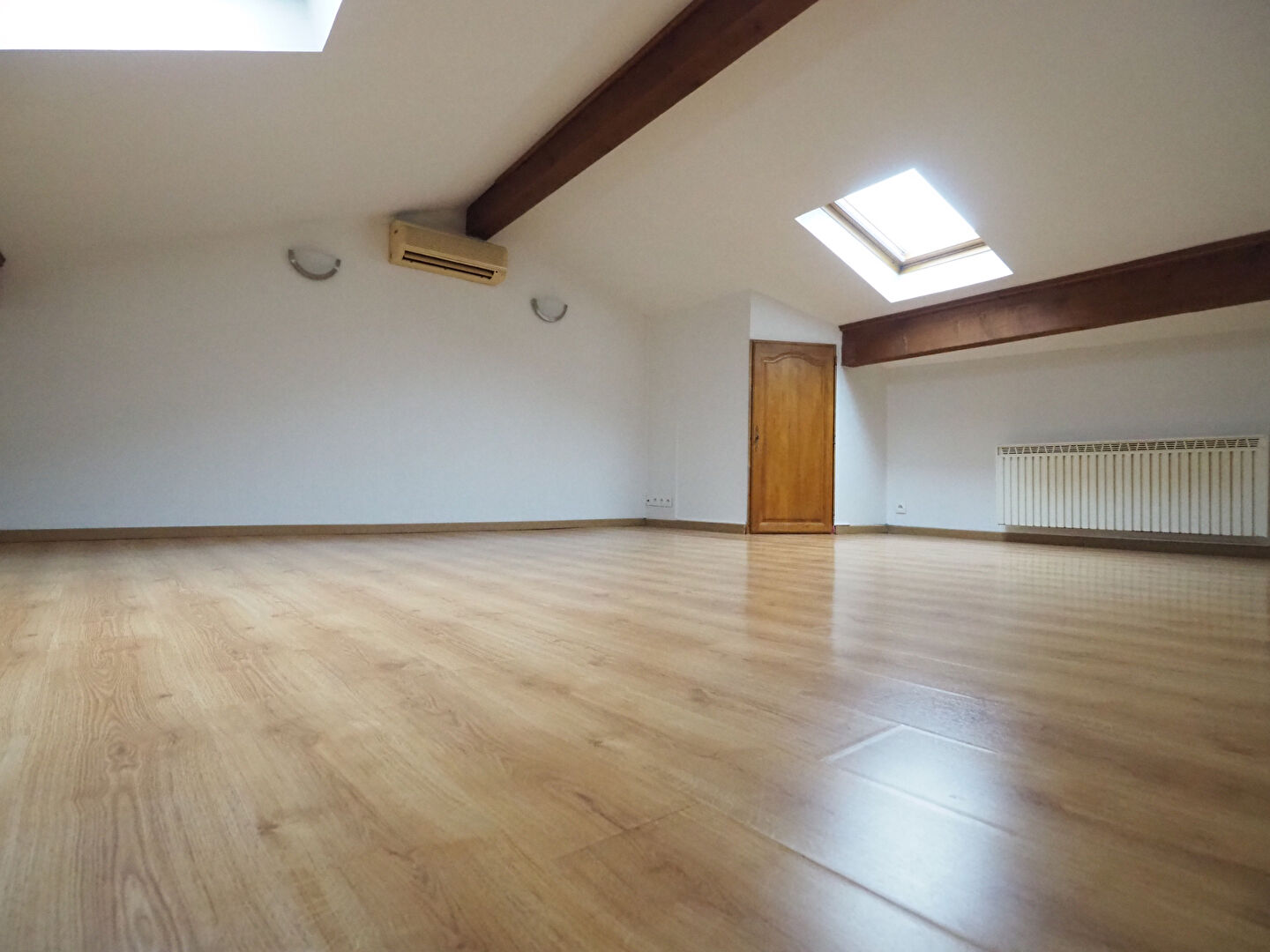 Appartement T4 à CHARMES