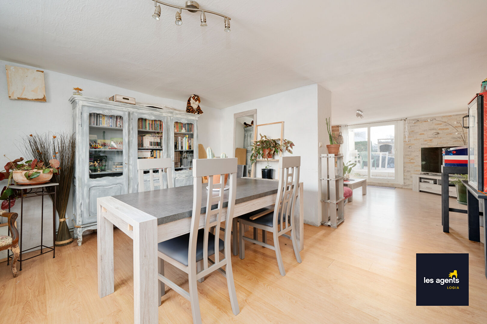 Maison familiale 7 pièces ? Beaux volumes et grand terrain