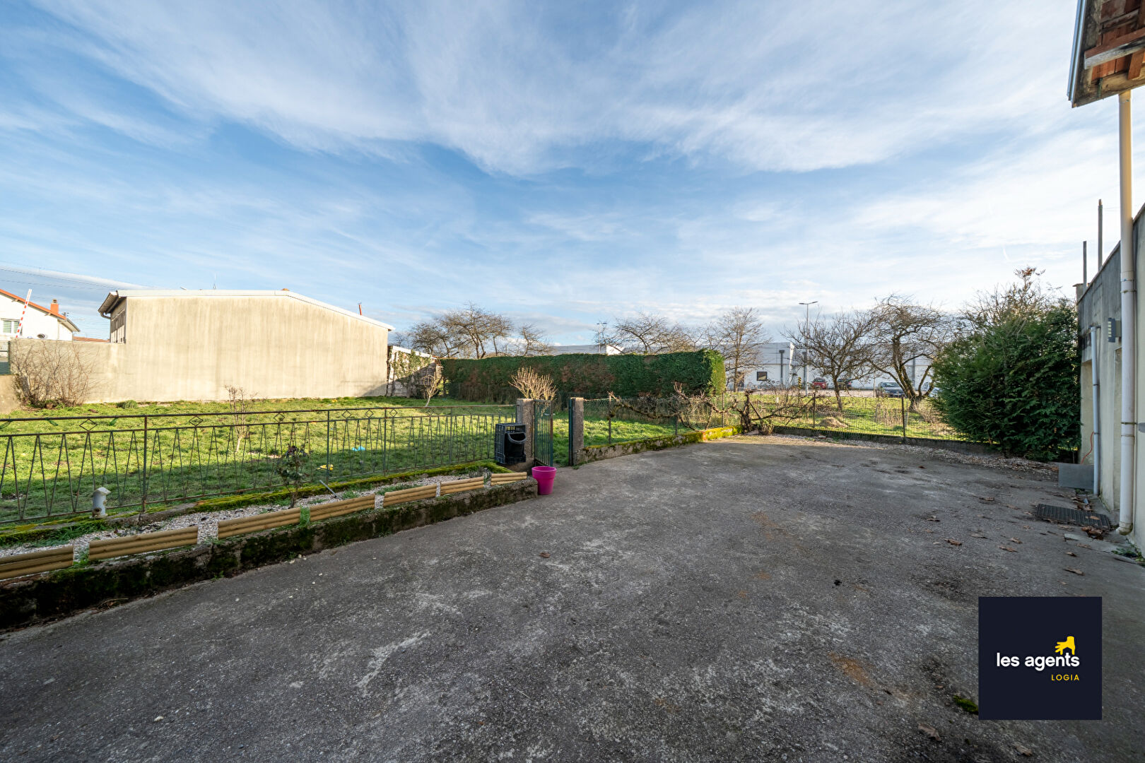 Maison familiale 7 pièces ? Beaux volumes et grand terrain