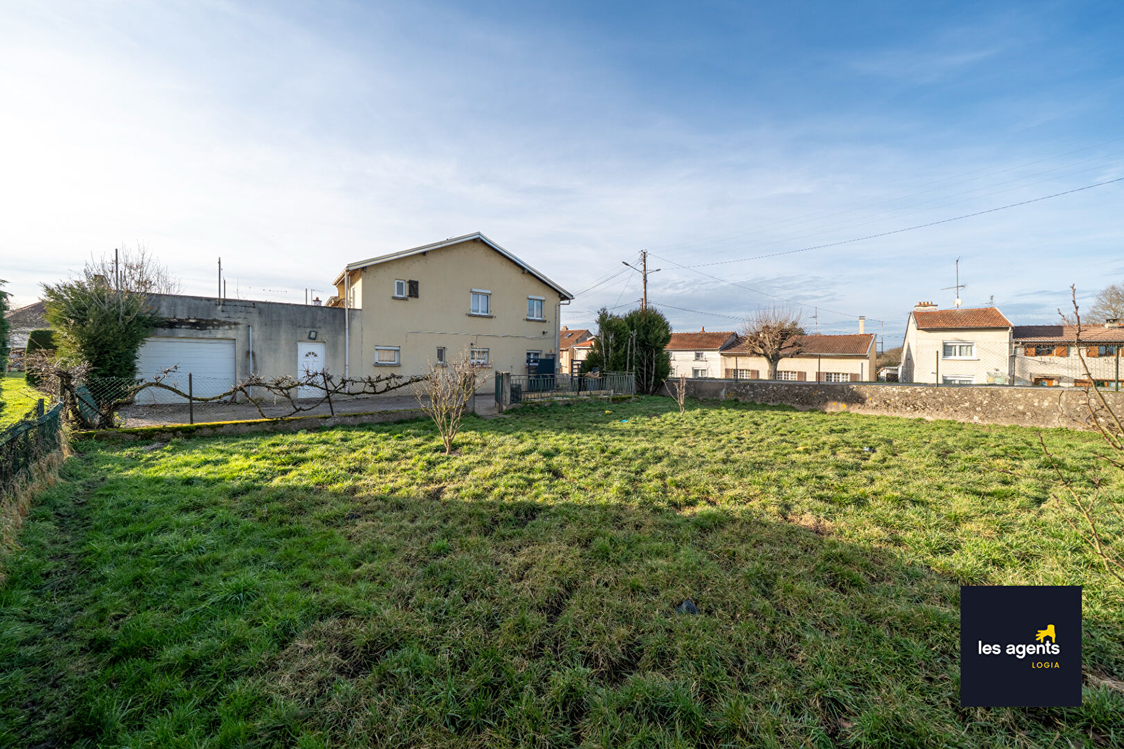 Maison familiale 7 pièces ? Beaux volumes et grand terrain