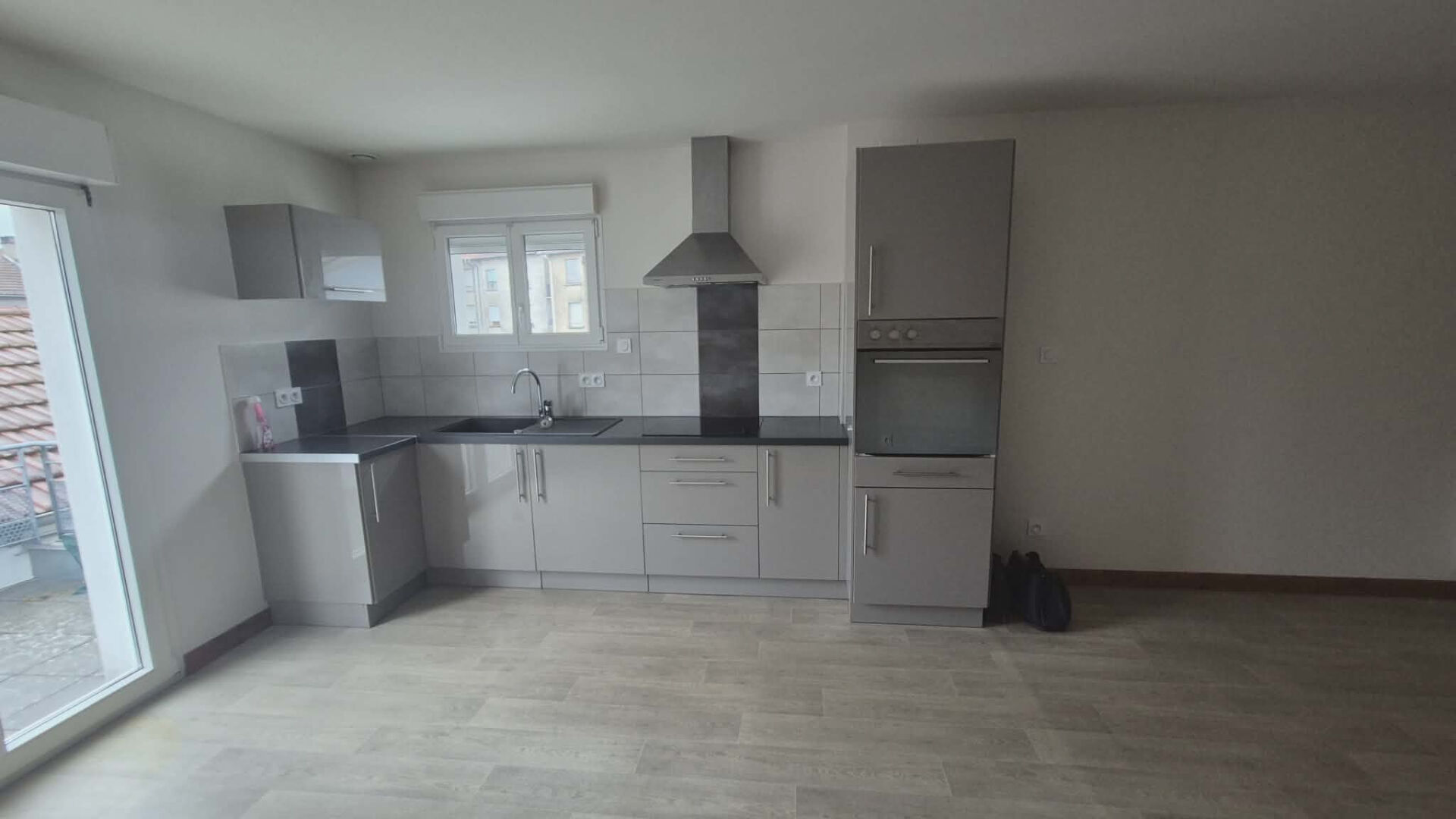 Appartement Charmes 2 pièce(s) 56.72 m2