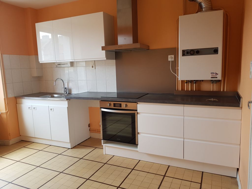 Beau T3 à  CHARMES