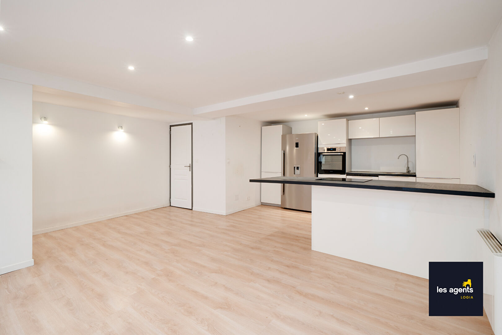 Maison  5 pièce(s) 160 m2 + cour