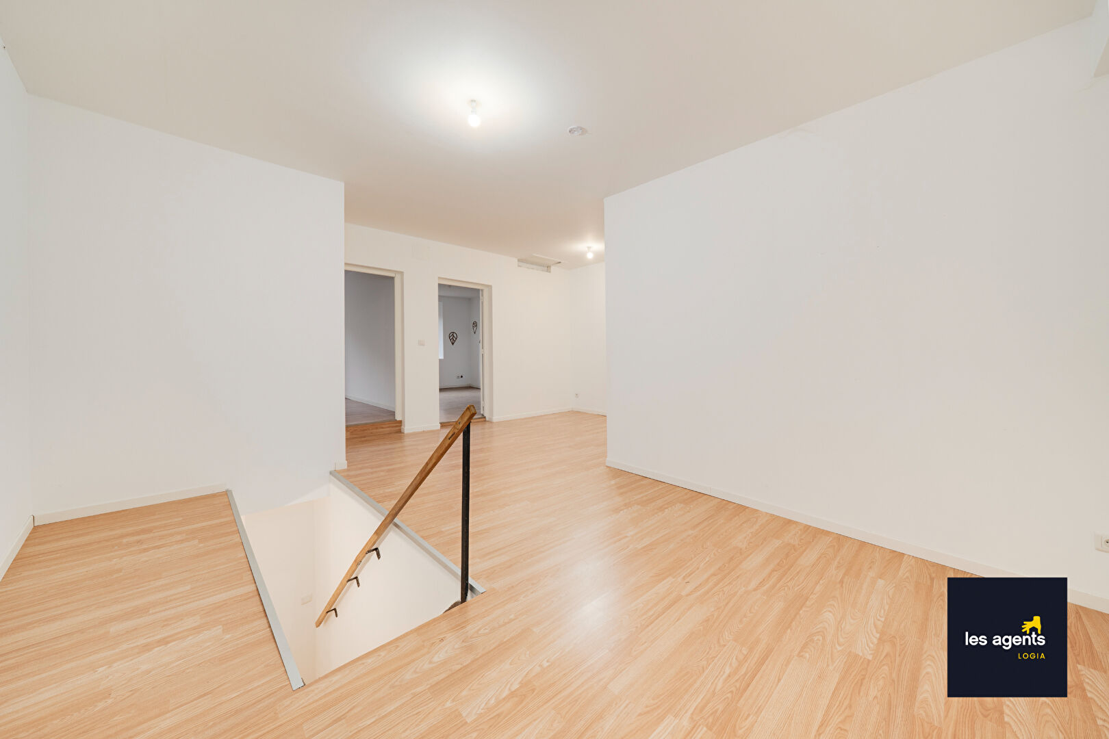 Maison  5 pièce(s) 160 m2 + cour