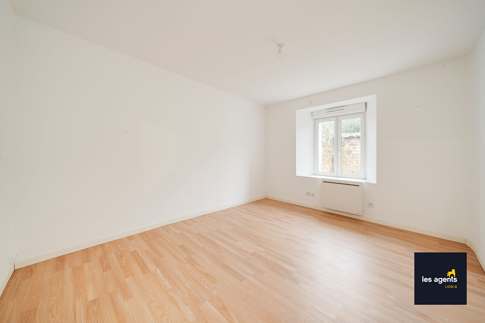 Maison  5 pièce(s) 160 m2 + cour