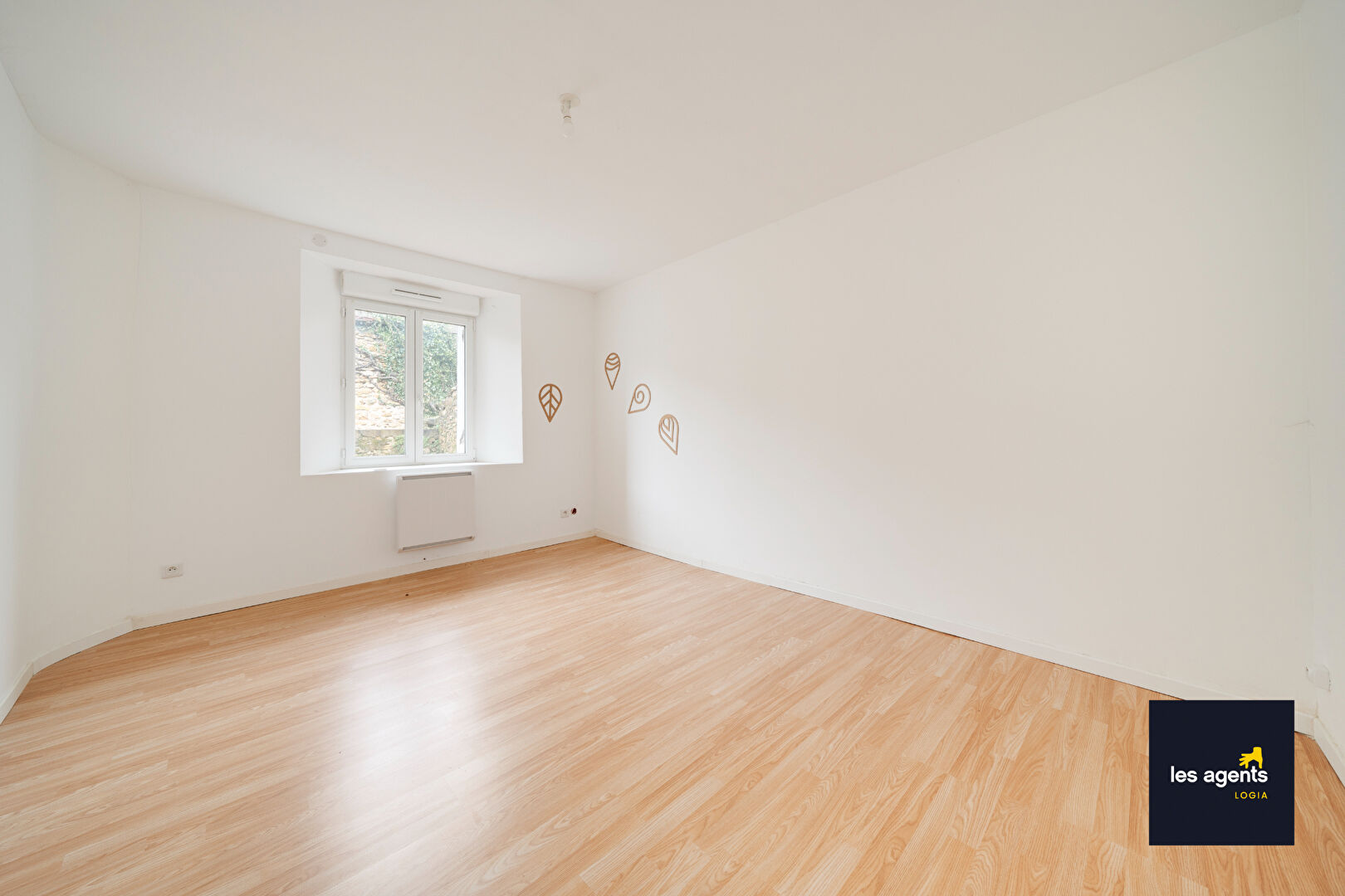 Maison  5 pièce(s) 160 m2 + cour