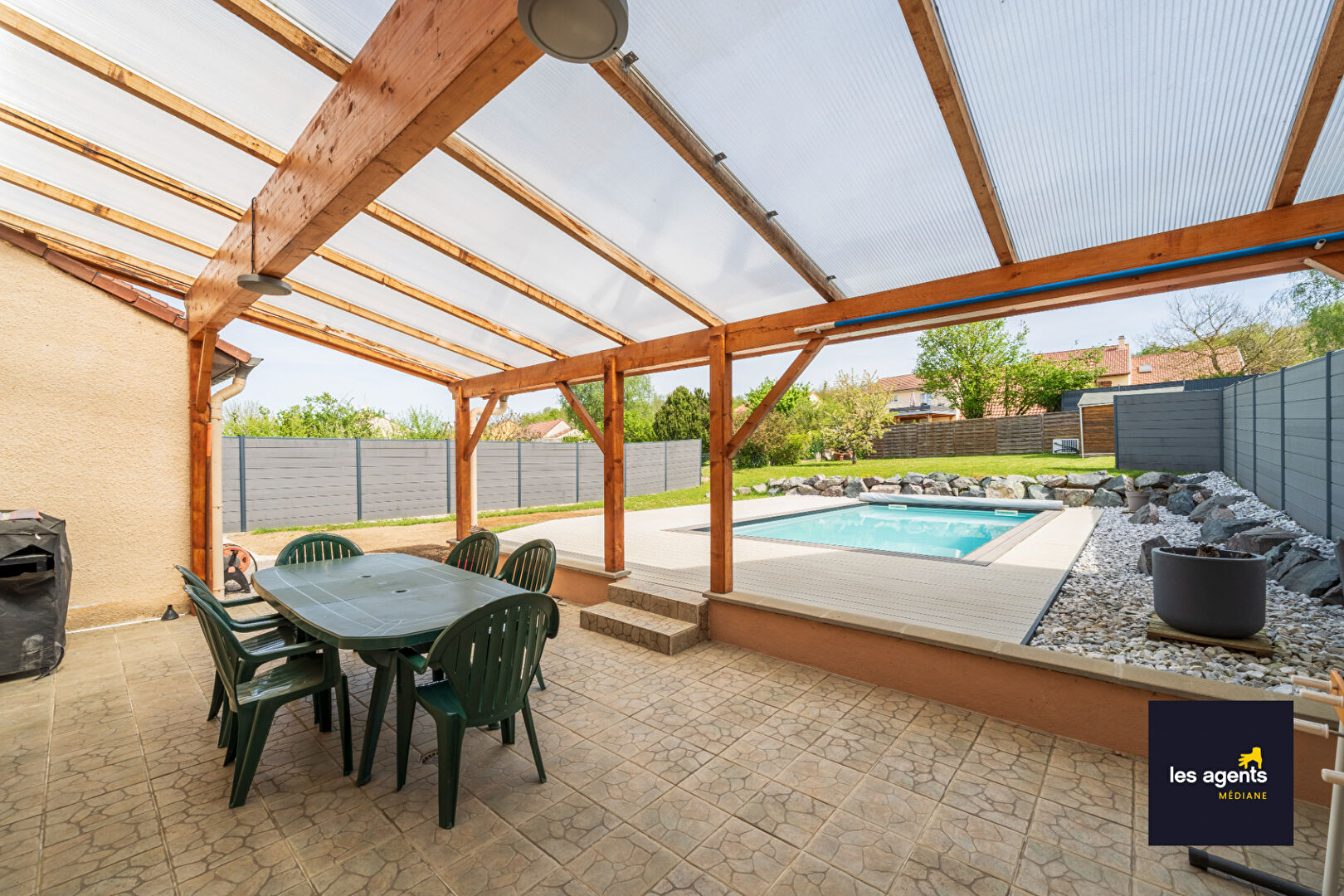 Maison Pulligny 5 pièce(s) 104m2 avec piscine