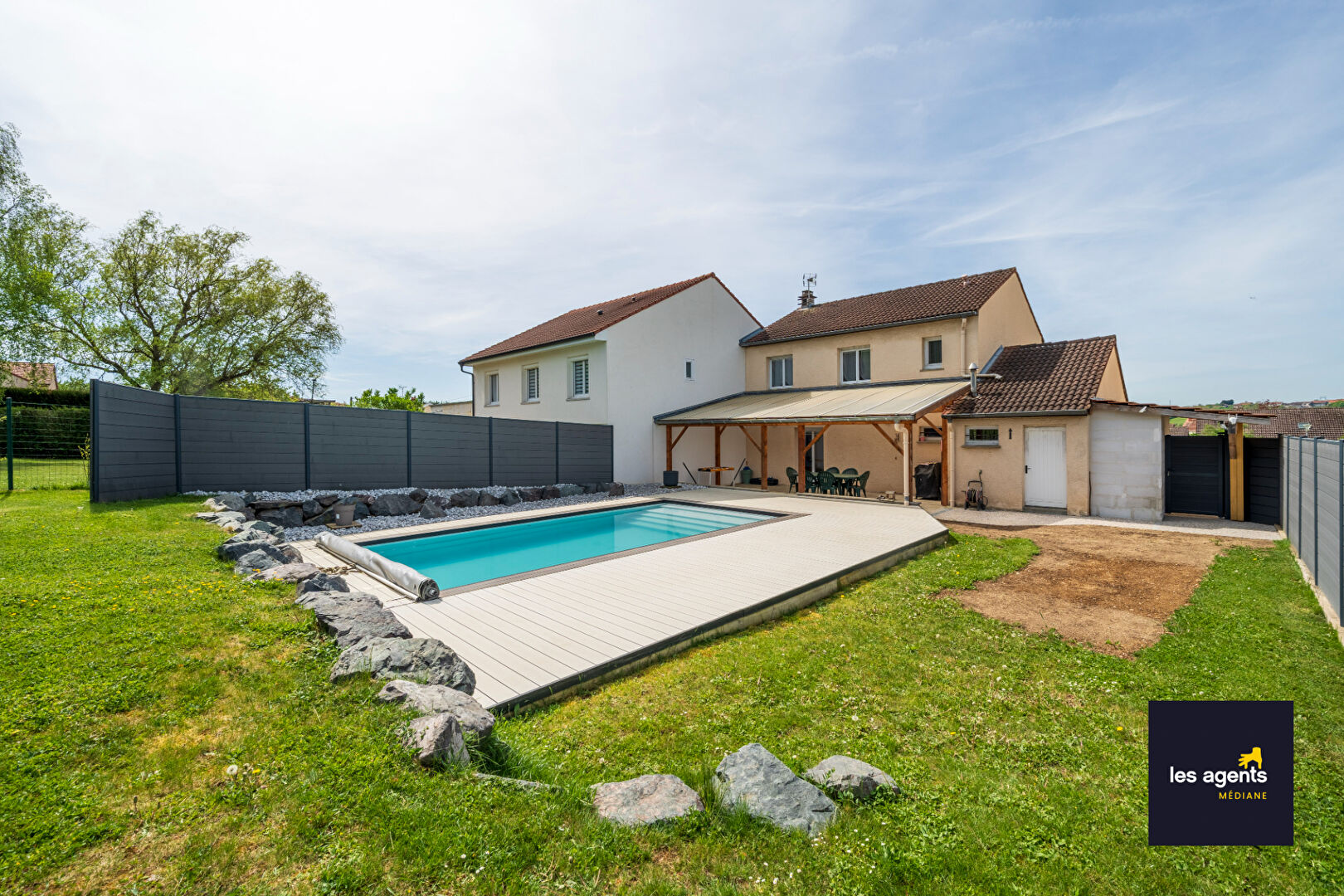Maison Pulligny 5 pièce(s) 104m2 avec piscine