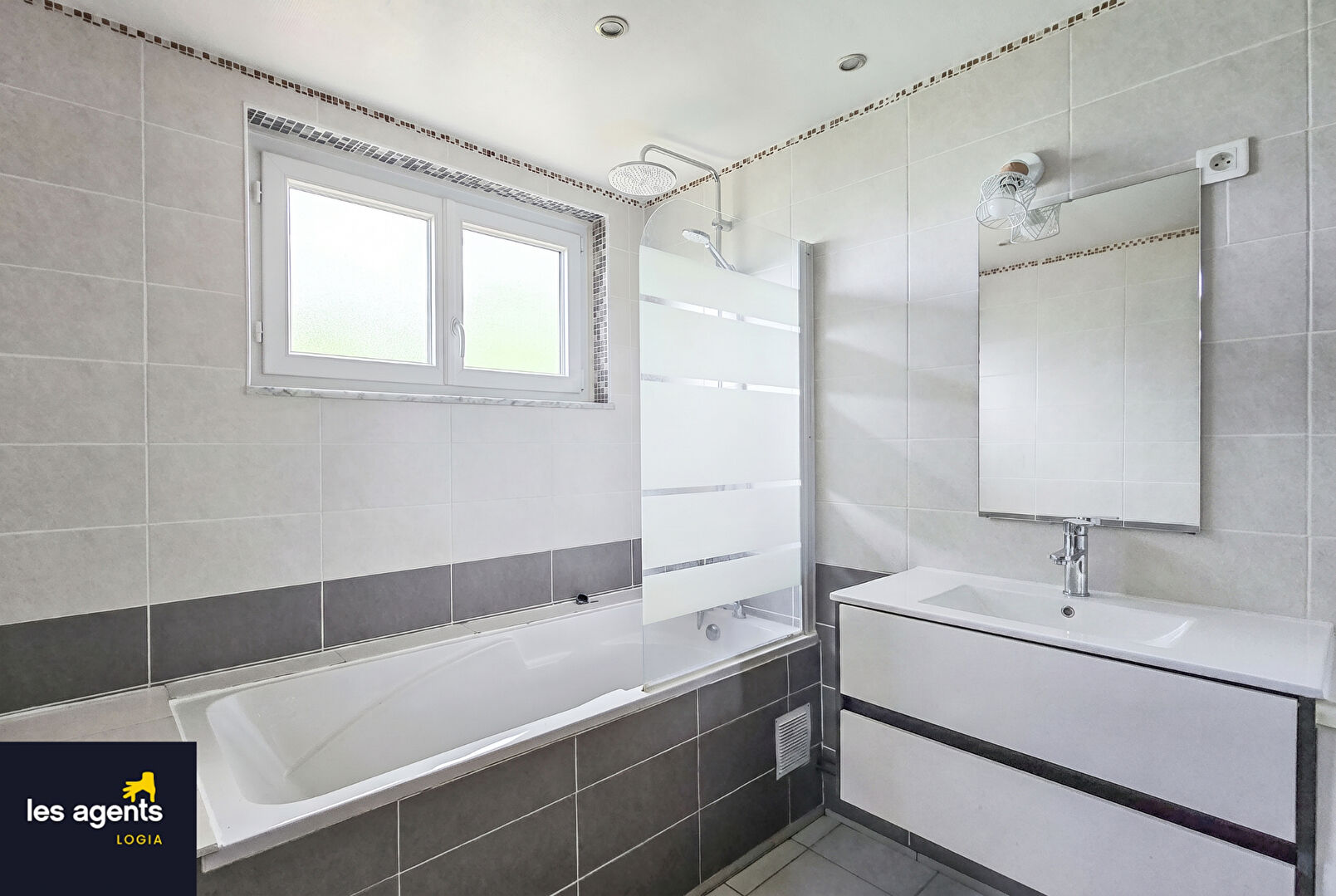 Maison  7 pièce(s) 144 m2
