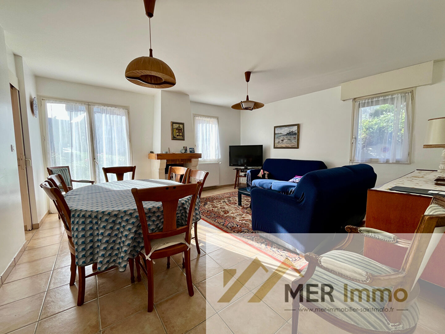 DINARD CENTRE - Charmante maison au calme avec jardin et garage