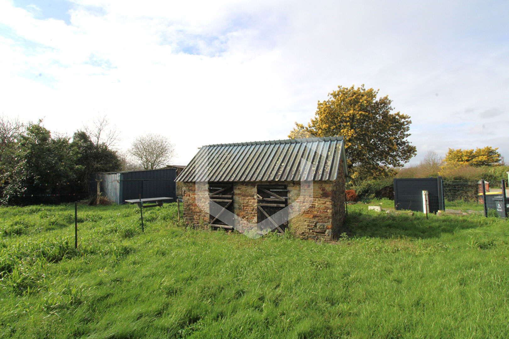 Photo Maison à rénover + Dépendance image 3/6