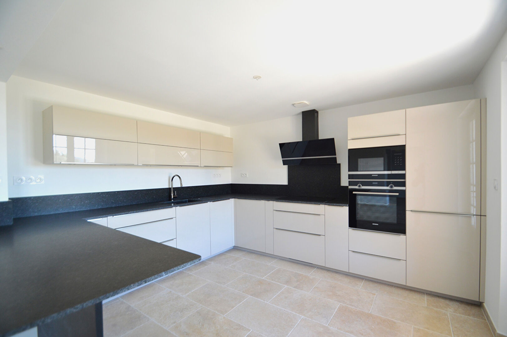 Photo Villa Vue Mer avec Piscine et Garage image 5/6