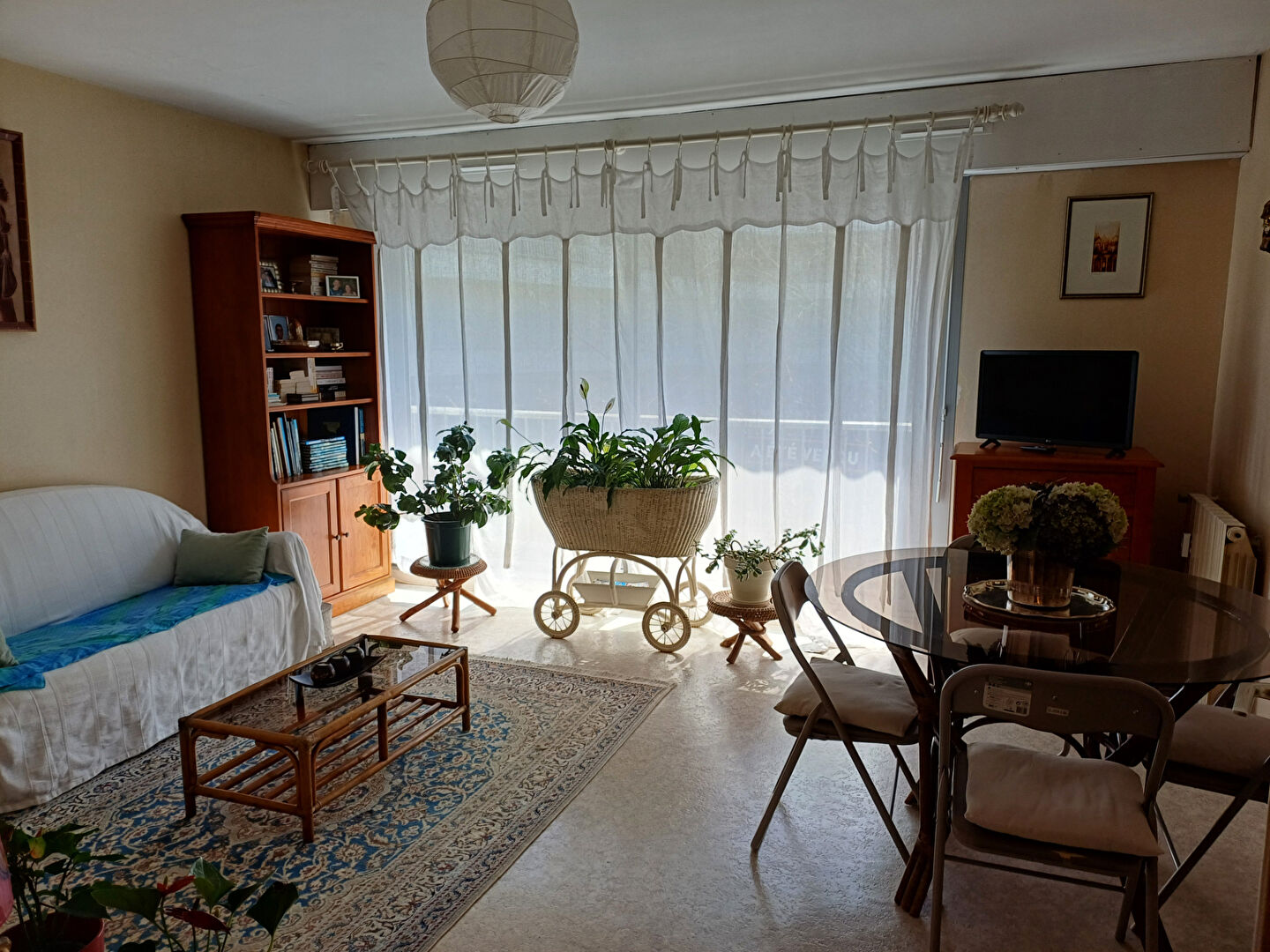 Photo Saint Charles, spacieux T2 avec stationnement - beau potentiel image 2/2