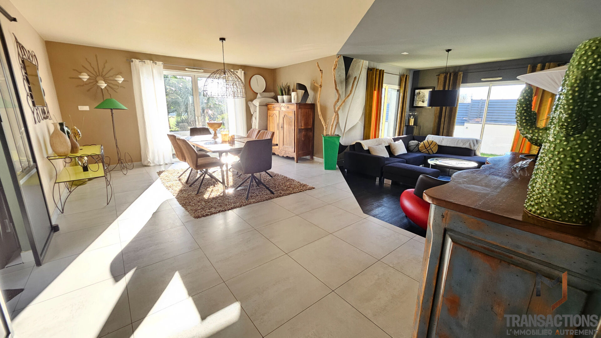 Photo Maison moderne aux volumes généreux - Sainte Pazanne image 3/6