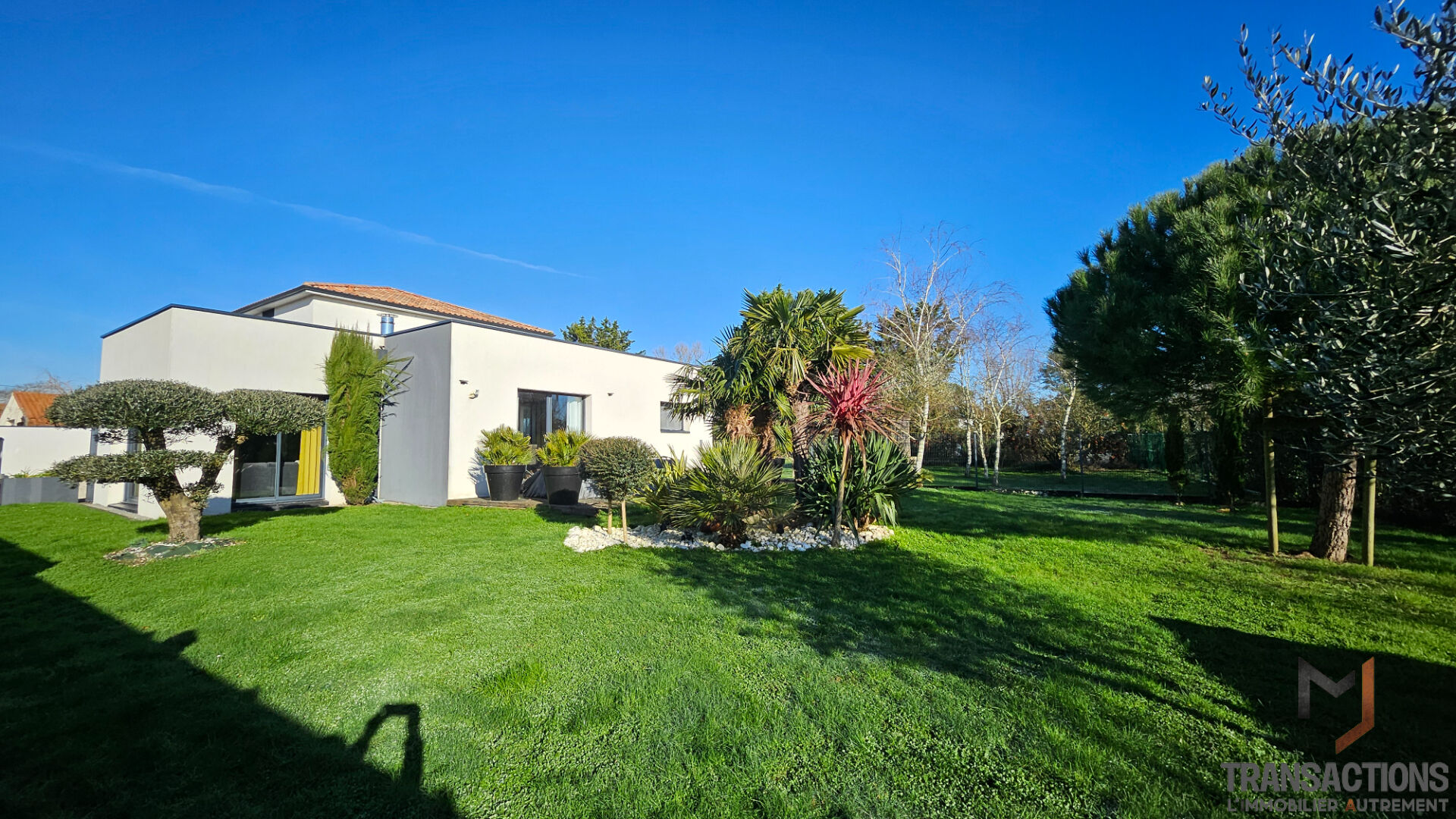 Photo Maison moderne aux volumes généreux - Sainte Pazanne image 5/6