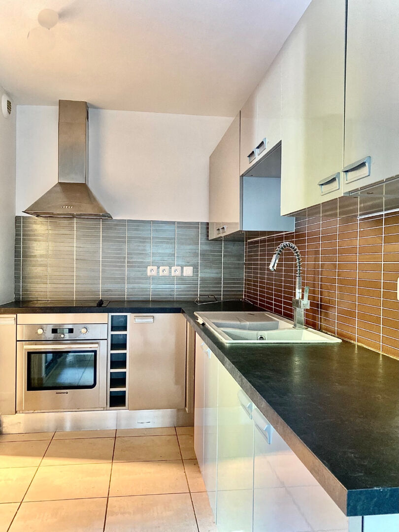 Photo Appartement T3 - 63m² - SAINT DENIS image 2/6