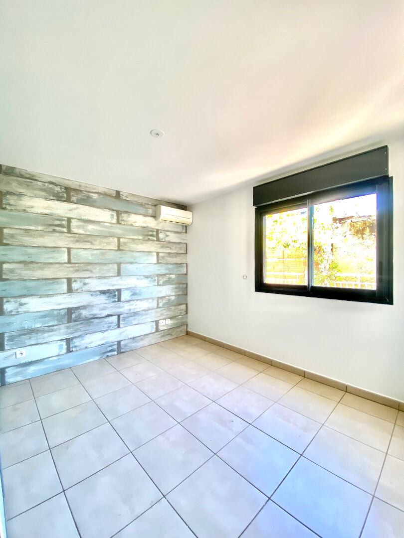 Photo Appartement T3 - 63m² - SAINT DENIS image 5/6